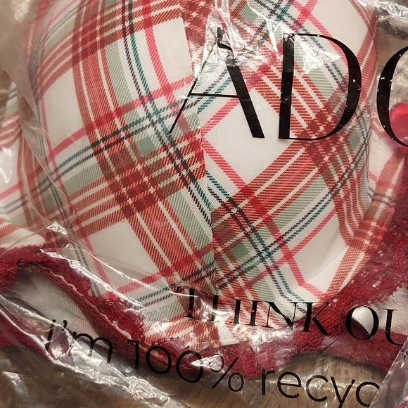 NWT Women's Adore Me Christmas Bra and Underwear Set - Picture 6 of 6